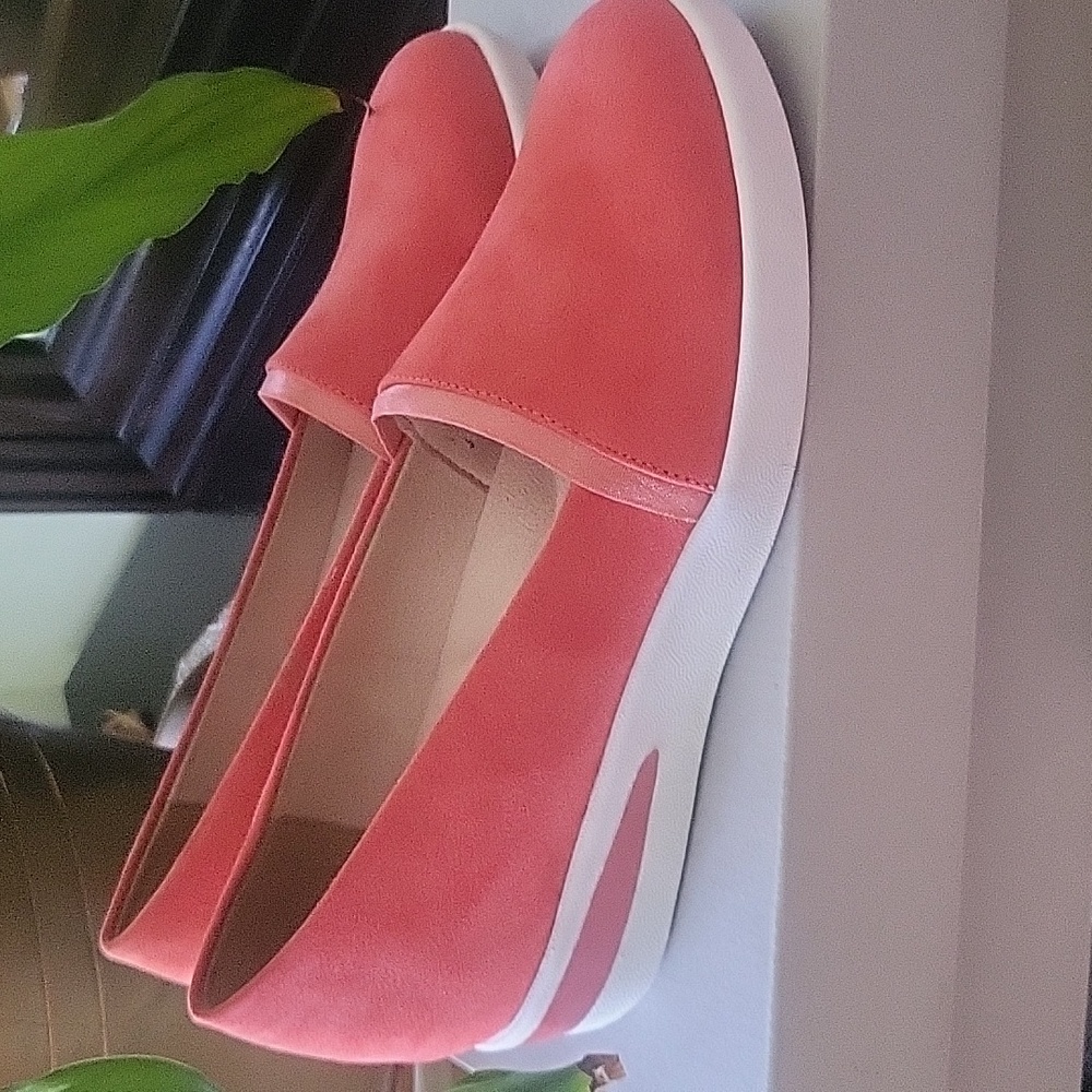 Brand New Kenneth Cole shoes